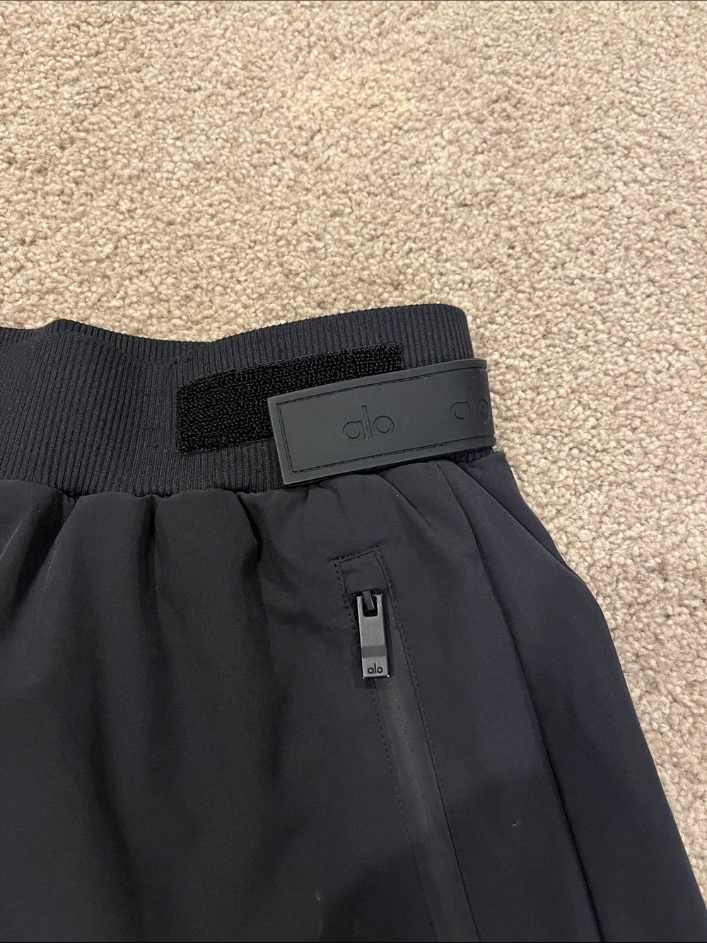 ALO Yoga Black Circle Skirt with Zip Pockets - Picture 3 of 3